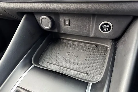 MM72USJ Nissan Qashqai 1.3 DIG-T MHEV N-Connecta Euro 6 (s/s) 5dr Thumbnail #57