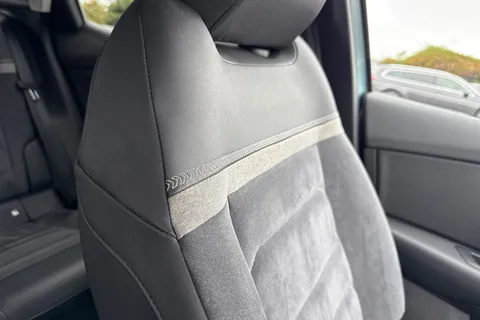 KM23ZFA Citroën C4 1.2 PureTech Shine Plus EAT8 Euro 6 (s/s) 5dr Thumbnail #60