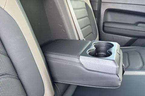 34 of 61 for VOLKSWAGEN AMAROK D/Cab Pick Up Style 2.0 TDI 205 4MOTION Auto