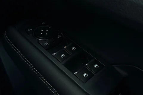 39 of 61 for VOLKSWAGEN AMAROK D/Cab Pick Up Style 2.0 TDI 205 4MOTION Auto