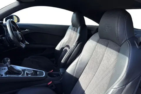 16 of 46 for AUDI TT 2.0T FSI Quattro Black Edition 2dr S Tronic