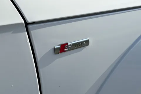 28 of 46 for AUDI TT 2.0T FSI Quattro Black Edition 2dr S Tronic