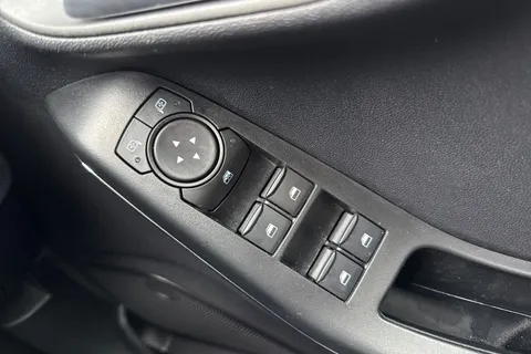 PF23AOX Ford Fiesta 1.0T EcoBoost Titanium Euro 6 (s/s) 5dr Thumbnail #32