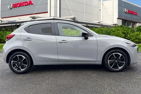 YS73SZR Mazda Mazda2 1.5 e-Skyactiv G MHEV Homura Aka 5dr Thumbnail #4