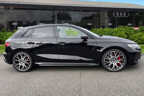 DW25KWU Audi RS 3 RS 3 TFSI Quattro Carbon Black 5dr S Tronic Thumbnail #4