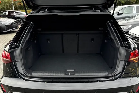 DW25KWU Audi RS 3 RS 3 TFSI Quattro Carbon Black 5dr S Tronic Thumbnail #8