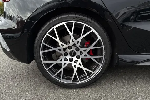 DW25KWU Audi RS 3 RS 3 TFSI Quattro Carbon Black 5dr S Tronic Thumbnail #12