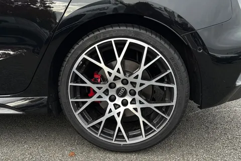 DW25KWU Audi RS 3 RS 3 TFSI Quattro Carbon Black 5dr S Tronic Thumbnail #13