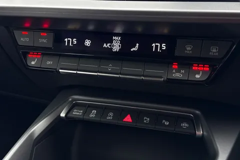 DW25KWU Audi RS 3 RS 3 TFSI Quattro Carbon Black 5dr S Tronic Thumbnail #23