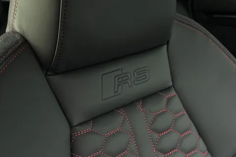 DW25KWU Audi RS 3 RS 3 TFSI Quattro Carbon Black 5dr S Tronic Thumbnail #46