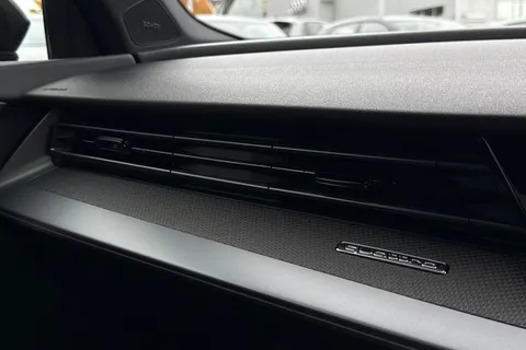 DW25KWU Audi RS 3 RS 3 TFSI Quattro Carbon Black 5dr S Tronic Thumbnail #60