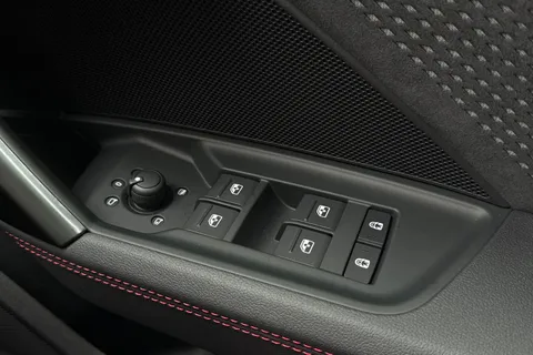 DW25KWU Audi RS 3 RS 3 TFSI Quattro Carbon Black 5dr S Tronic Thumbnail #61