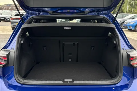 MK25AYW Volkswagen Golf 2.0 TSI 333 R Black Edition 4Motion 5dr DSG Thumbnail #8