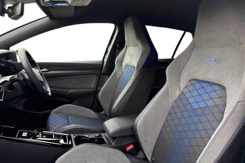 MK25AYW Volkswagen Golf 2.0 TSI 333 R Black Edition 4Motion 5dr DSG Thumbnail #17