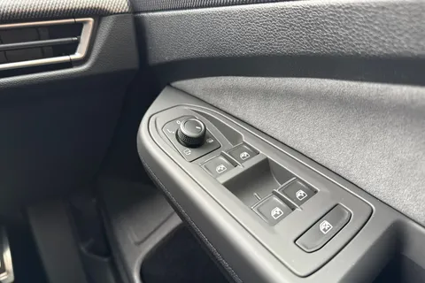 MK25AYW Volkswagen Golf 2.0 TSI 333 R Black Edition 4Motion 5dr DSG Thumbnail #22