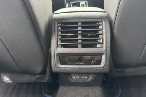 MK25AYW Volkswagen Golf 2.0 TSI 333 R Black Edition 4Motion 5dr DSG Thumbnail #34