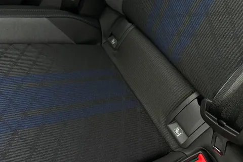 MK25AYW Volkswagen Golf 2.0 TSI 333 R Black Edition 4Motion 5dr DSG Thumbnail #36