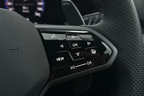 MK25AYW Volkswagen Golf 2.0 TSI 333 R Black Edition 4Motion 5dr DSG Thumbnail #40