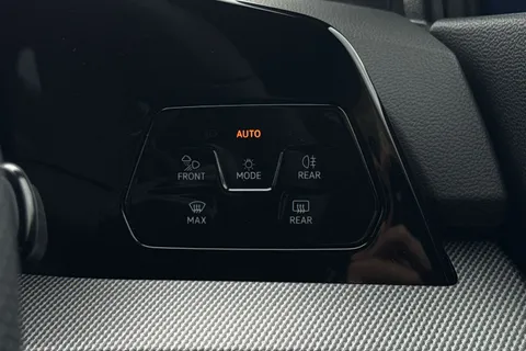 MK25AYW Volkswagen Golf 2.0 TSI 333 R Black Edition 4Motion 5dr DSG Thumbnail #46