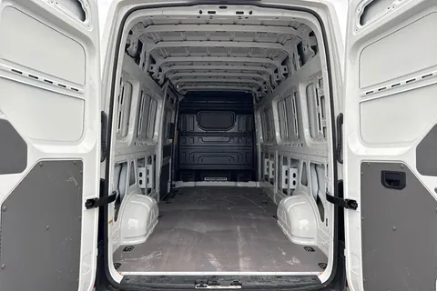 CX25LKL Volkswagen Crafter 2.0 TDI 140PS Commerce Plus High Roof Van Thumbnail #7