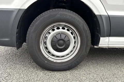 CX25LKL Volkswagen Crafter 2.0 TDI 140PS Commerce Plus High Roof Van Thumbnail #11