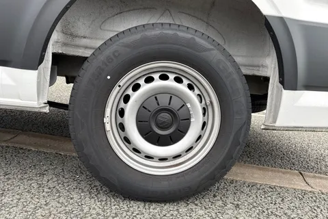 CX25LKL Volkswagen Crafter 2.0 TDI 140PS Commerce Plus High Roof Van Thumbnail #13