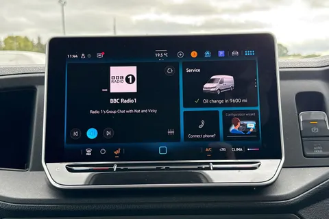 CX25LKL Volkswagen Crafter 2.0 TDI 140PS Commerce Plus High Roof Van Thumbnail #17