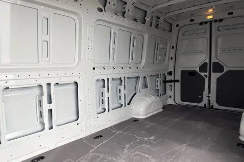 CX25LKL Volkswagen Crafter 2.0 TDI 140PS Commerce Plus High Roof Van Thumbnail #19