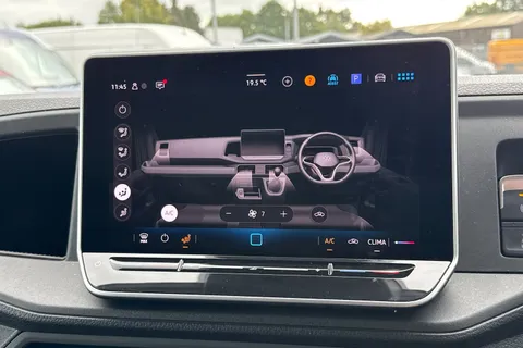 CX25LKL Volkswagen Crafter 2.0 TDI 140PS Commerce Plus High Roof Van Thumbnail #22