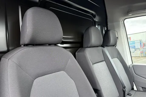 CX25LKL Volkswagen Crafter 2.0 TDI 140PS Commerce Plus High Roof Van Thumbnail #24