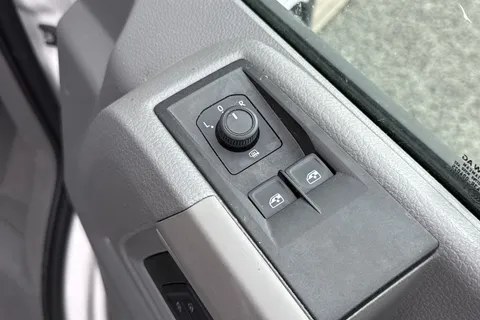 CX25LKL Volkswagen Crafter 2.0 TDI 140PS Commerce Plus High Roof Van Thumbnail #25