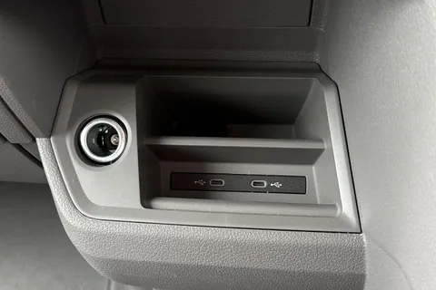 CX25LKL Volkswagen Crafter 2.0 TDI 140PS Commerce Plus High Roof Van Thumbnail #37