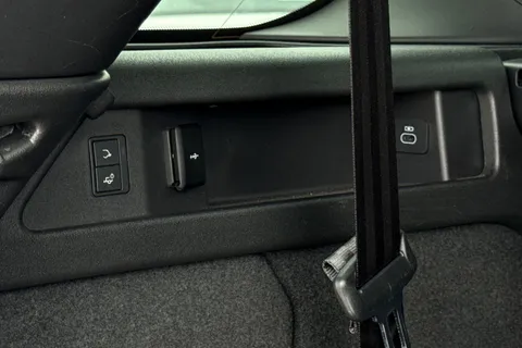 KN24LYW Land Rover Discovery Sport 2.0 D200 MHEV Dynamic HSE SUV 5dr Diesel Auto 4WD Euro 6 (s/s) (204 ps) Thumbnail #28