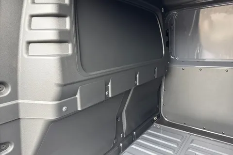 BP25AKV Volkswagen Caddy Maxi 2.0 TDI 102PS Commerce Pro Van [Tech Pack] Thumbnail #27