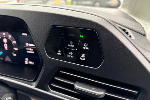 BP25AKV Volkswagen Caddy Maxi 2.0 TDI 102PS Commerce Pro Van [Tech Pack] Thumbnail #29