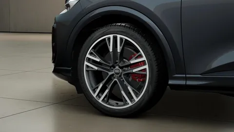  Audi Q5 2.0 e-hybrid 25.9kWh Edition 1 S Tronic quattro Euro 6 (s/s) 5dr Thumbnail #4