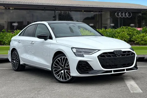  Audi S3 2.0 TFSI Black Edition S Tronic quattro Euro 6 (s/s) 4dr Thumbnail #2