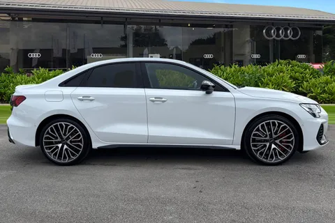  Audi S3 2.0 TFSI Black Edition S Tronic quattro Euro 6 (s/s) 4dr Thumbnail #4