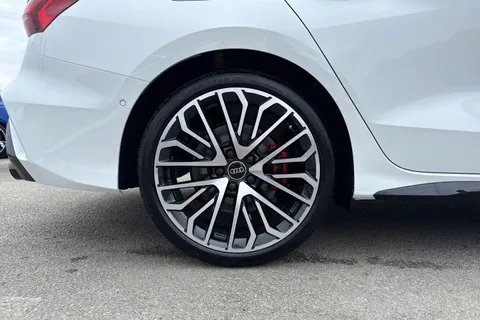  Audi S3 2.0 TFSI Black Edition S Tronic quattro Euro 6 (s/s) 4dr Thumbnail #11