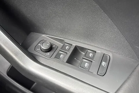 28 of 49 for VOLKSWAGEN T-CROSS 1.0 TSI SE 5dr