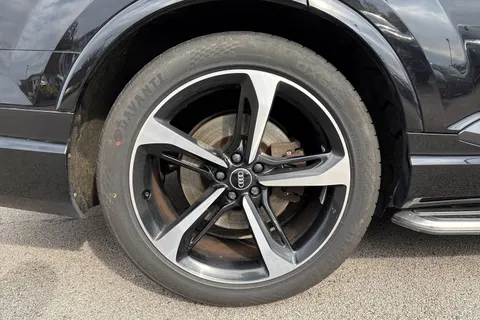 PL18KHV Audi Q7 3.0 TDI V6 Black Edition Tiptronic quattro Euro 6 (s/s) 5dr Thumbnail #11