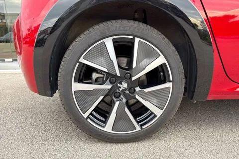 DU21VWR PEUGEOT e-208 50kWh GT Premium Auto 5dr Thumbnail #10