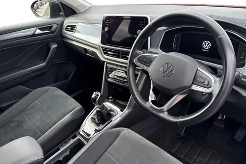 14 of 48 for VOLKSWAGEN T-ROC 1.5 TSI Style 5dr