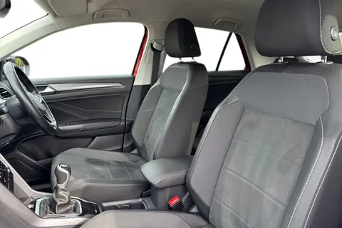 16 of 48 for VOLKSWAGEN T-ROC 1.5 TSI Style 5dr