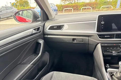 20 of 48 for VOLKSWAGEN T-ROC 1.5 TSI Style 5dr