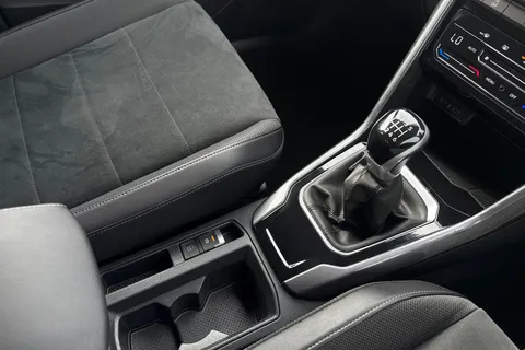 23 of 48 for VOLKSWAGEN T-ROC 1.5 TSI Style 5dr