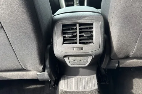 31 of 48 for VOLKSWAGEN T-ROC 1.5 TSI Style 5dr