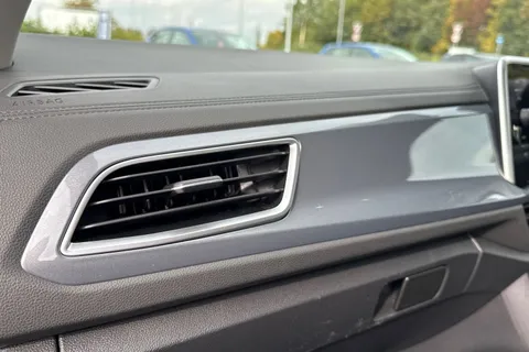 32 of 48 for VOLKSWAGEN T-ROC 1.5 TSI Style 5dr