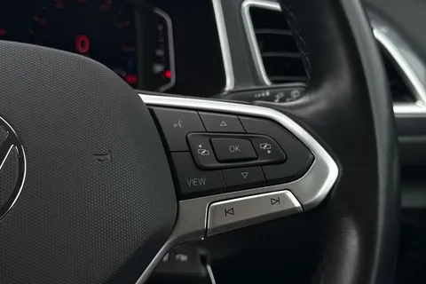 34 of 48 for VOLKSWAGEN T-ROC 1.5 TSI Style 5dr