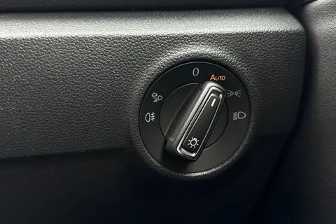 35 of 48 for VOLKSWAGEN T-ROC 1.5 TSI Style 5dr